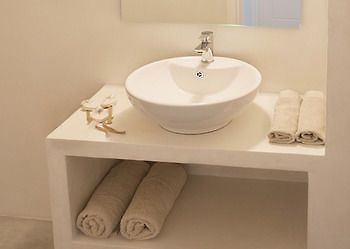 Axos Apartments Аналипси Екстериор снимка